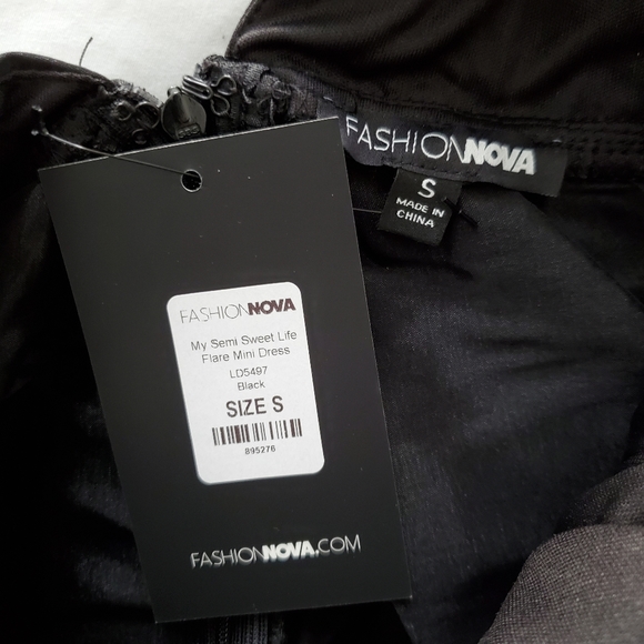 BOGO FASHION NOVA Black cocktail dress deep plunge - Picture 3 of 13